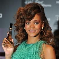 Rihanna promotes her new fragrance photos | Picture 61677
